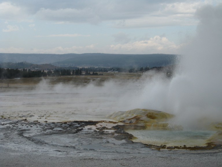 Yellowstone Geyser | Spasm Geyser